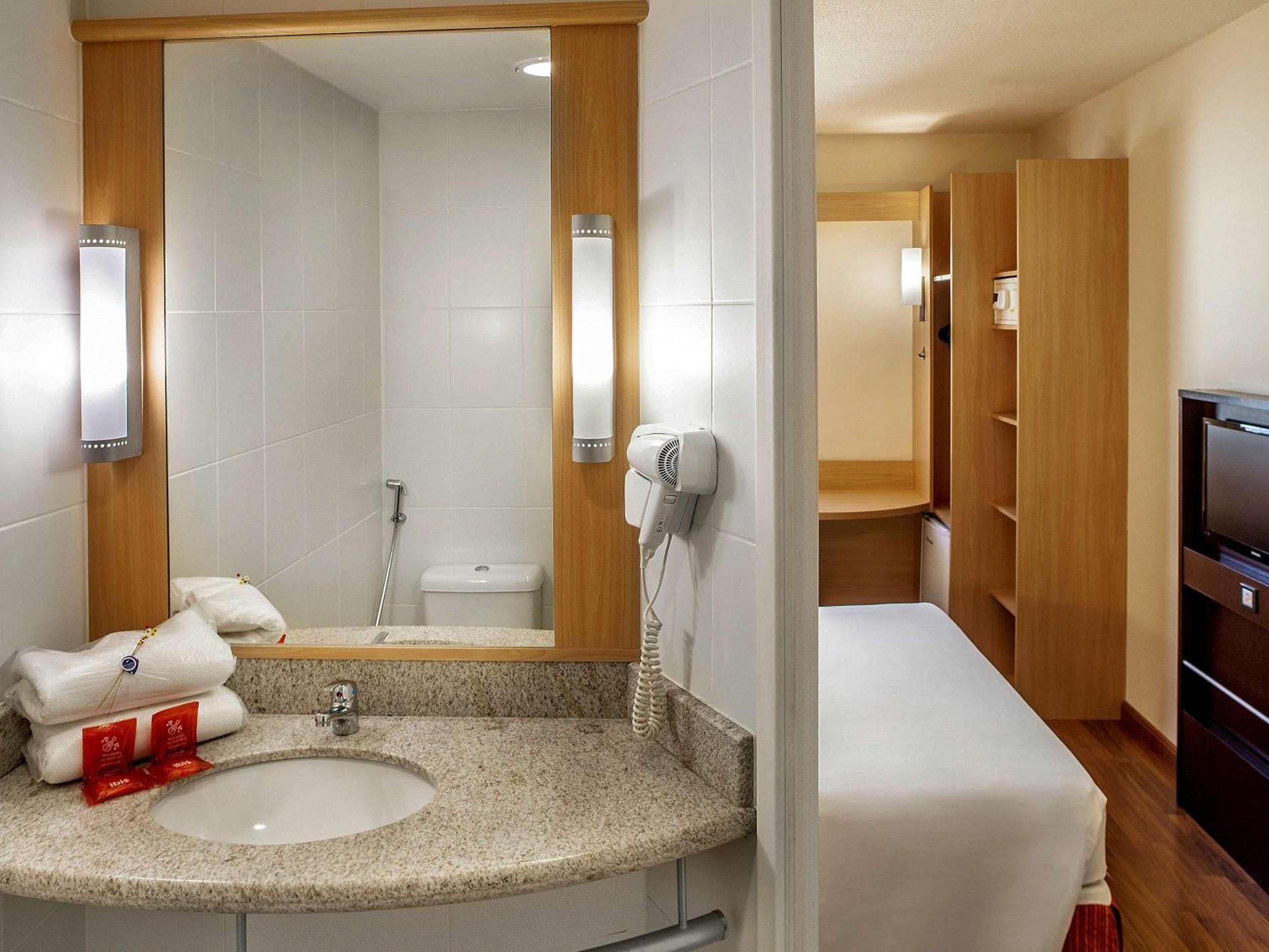 Hotel Ibis Belo Horizonte Liberdade Esterno foto